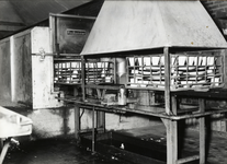 171262 Interieur van de aardewerkfabriek firma Mosa te Maastricht: oven.